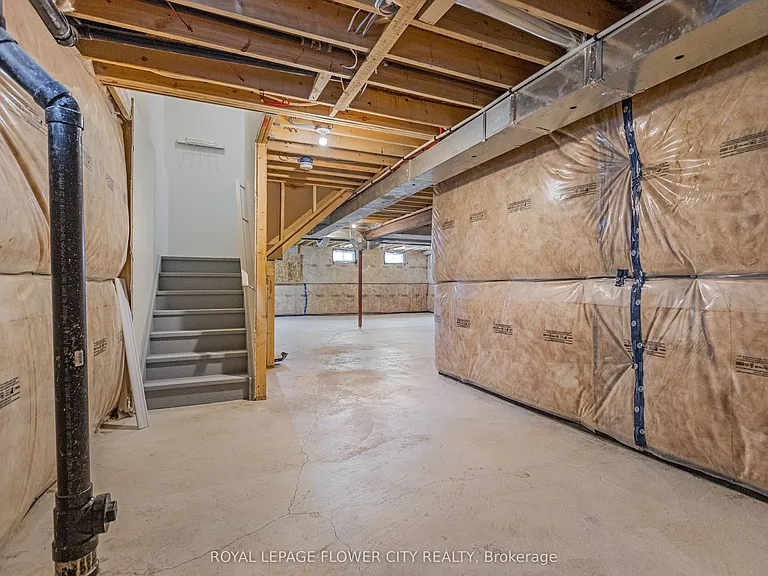 25 Munro Cir — Photo 39