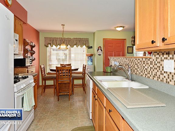 Kitchen / Breakfast Room