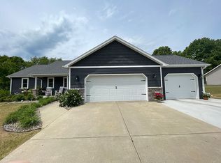 7661 Rolling Meadows Dr, Kalamazoo, MI