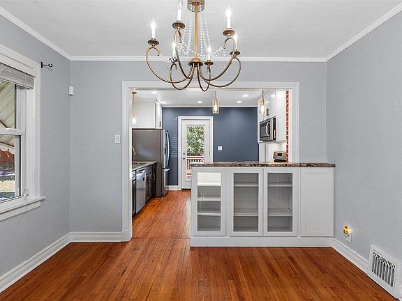 5th image of 7053 Lindenwood Pl