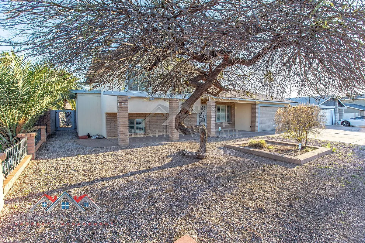 Building Photo - 1735 W Pampa Ave
