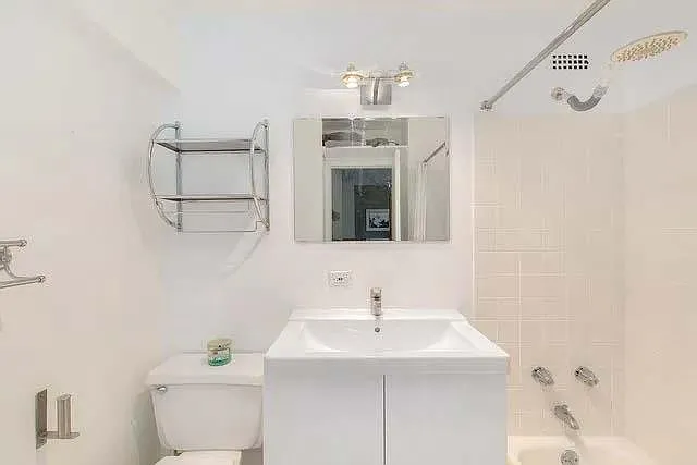 1255 N Sandburg Ter #1008 — Photo 11