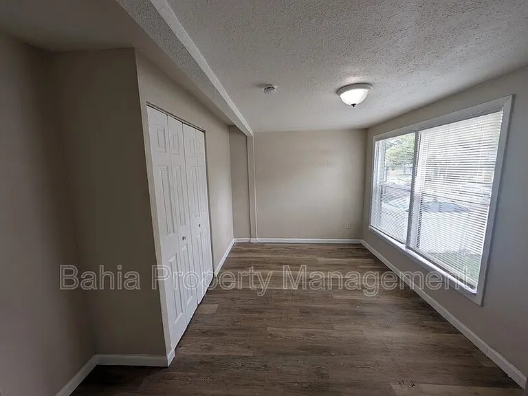 1013 20th Ave S — Photo 7