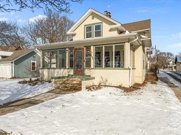 414 Linden Ave, Aurora, IL 60505