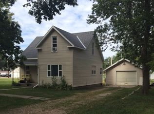 305 Saxon, Loomis, NE 68958