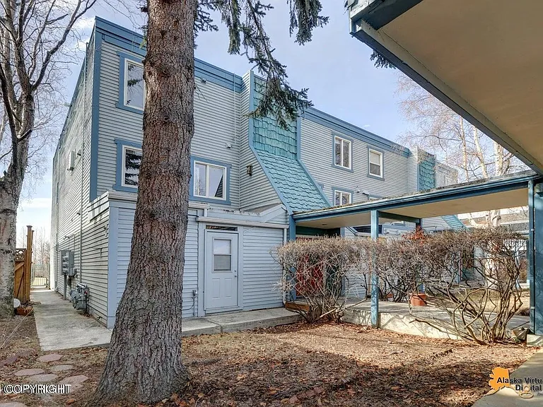 629 O St #102 — Photo 28