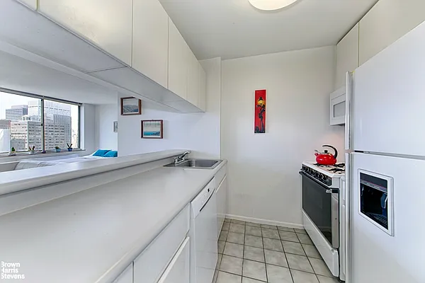 Rented by Brown Harris Stevens | media 20