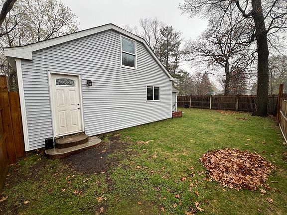 4th image of 330 4th Ave NE