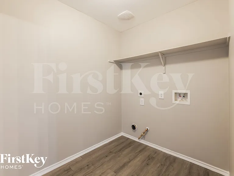 7507 Kennemer Dr — Photo 17
