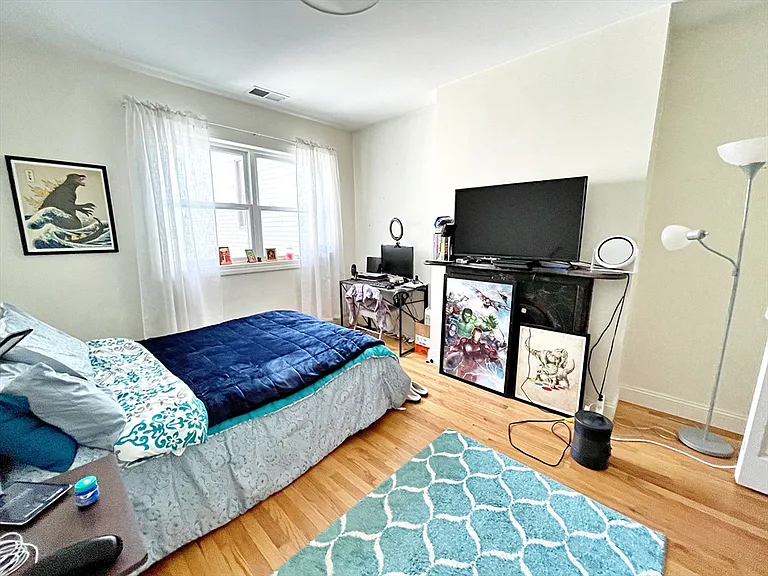 250 Webster St #2 — Photo 11