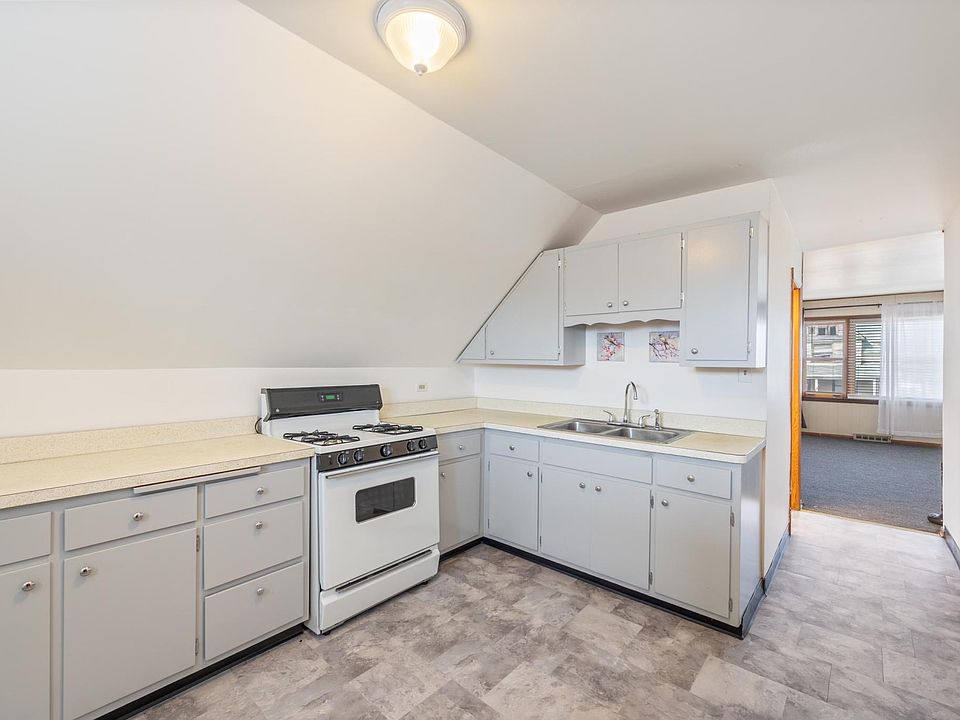 1st image of 32 W 21st St APT 2
