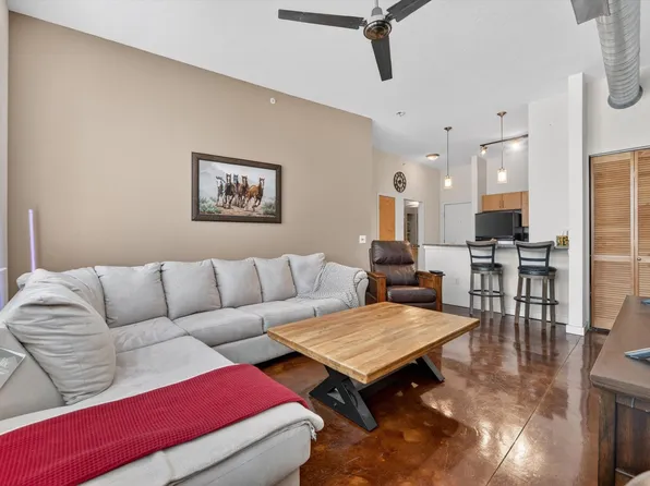 201 W Lancaster Ave Unit 406, Fort Worth, TX 76102