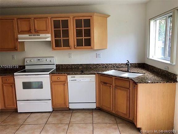 4th image of 10890 NW 52nd St