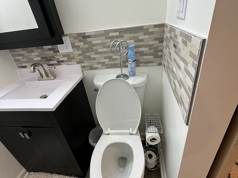 Full Bath 2