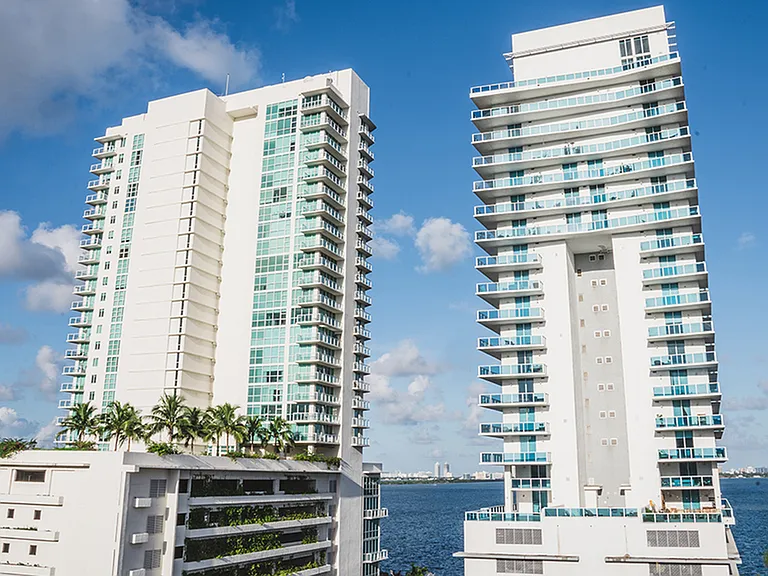 Perfect Miami location near restaurants, bars, and entertainment