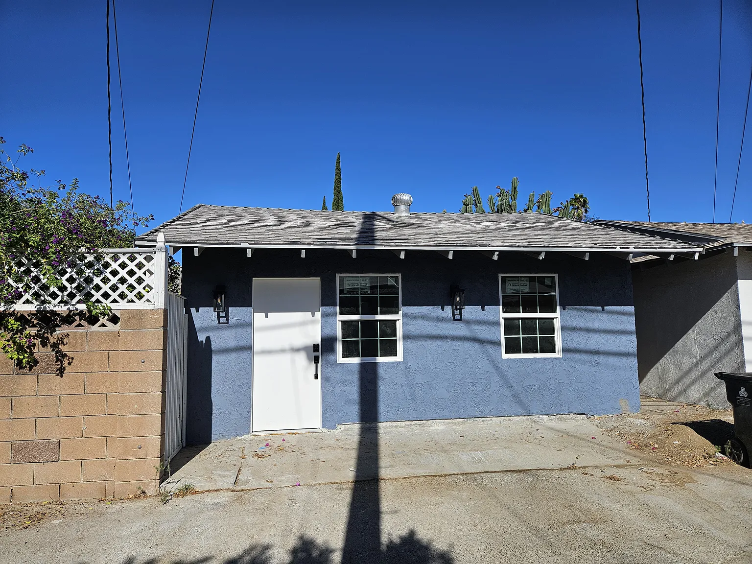 Shoup Ave, Canoga Park — Photo 2