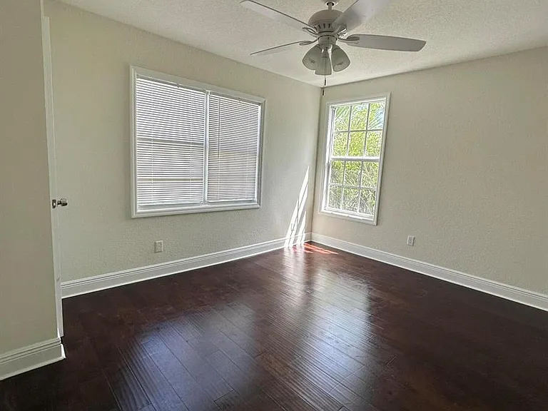 340 Walton Blvd — Photo 8