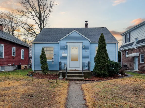 823 W Grove St, Mishawaka, IN 46545