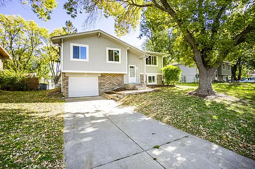 11921 Golden Blvd Photo 1