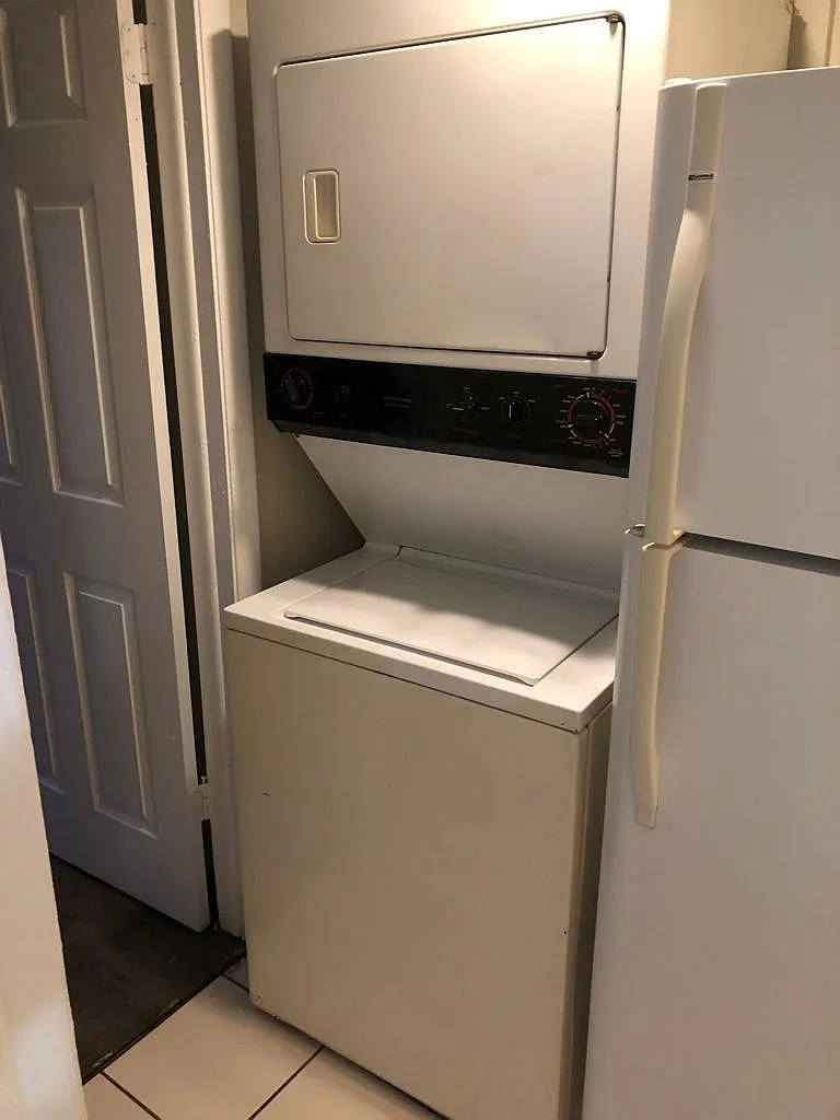 2 bed, 1.0 bath, 800 sqft, $1,495 — Photo 2