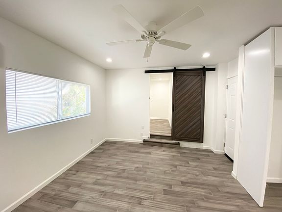 3rd image of 1011 Western Ave APT I