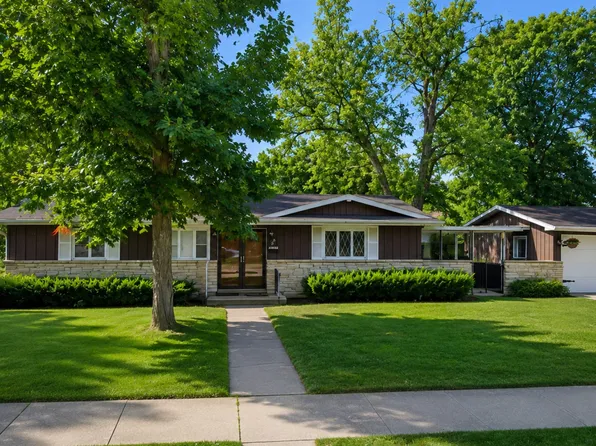 2805 Wall Ave, Waukegan, IL 60087