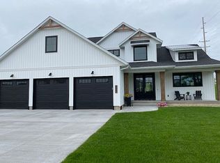 6427 Ushers Ridge Dr NE, Cedar Rapids, IA 52411