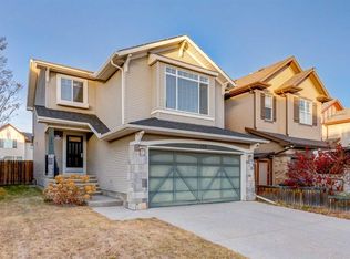 120 S New Brighton Ln SE, Calgary, AB T2Z 0E2