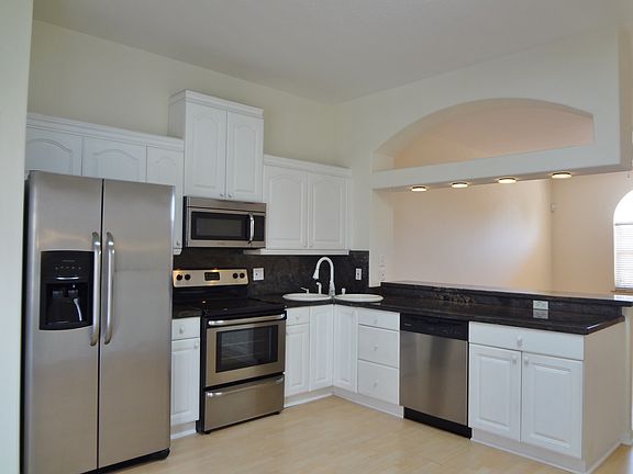 3rd image of 2357 NE 14th St #503