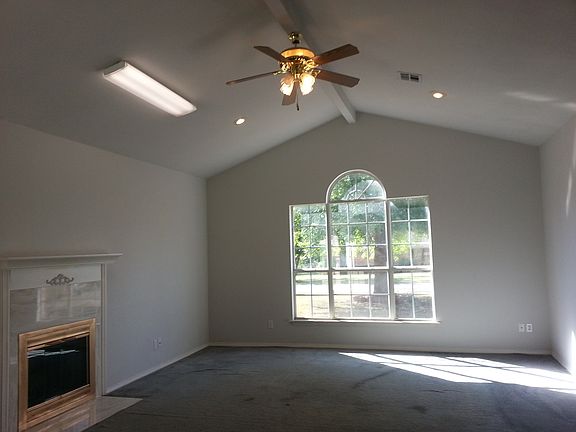 2nd image of 2105 N Warren Dr