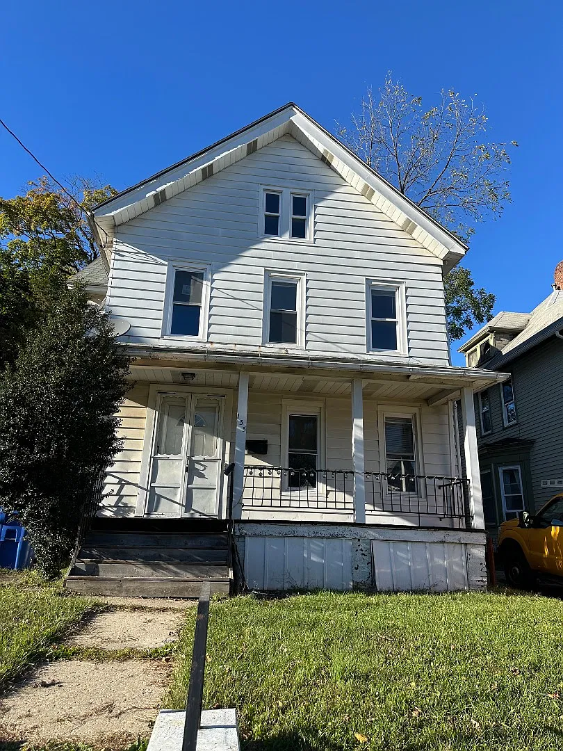 135 West Main St — Photo 1