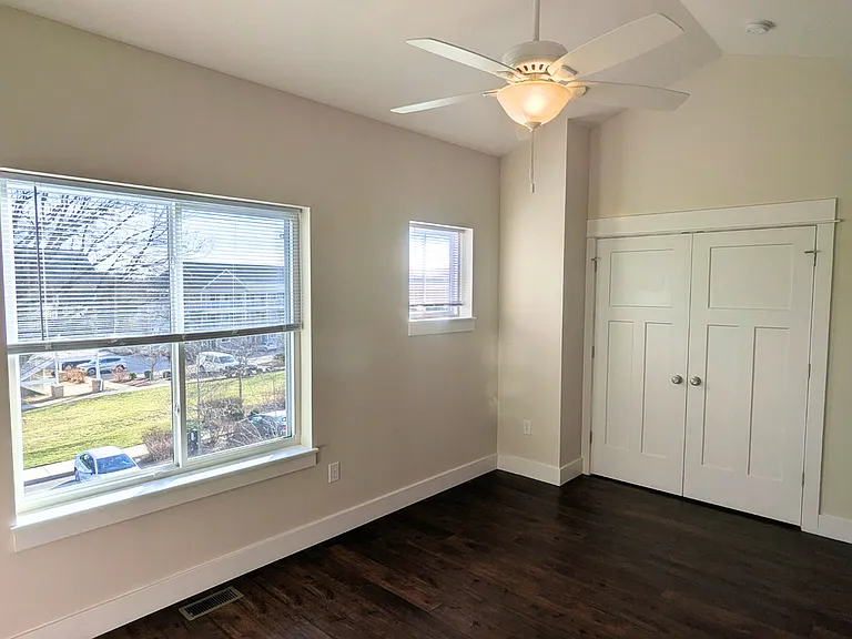 4476 E 3rd St — Photo 24