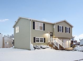 630 Old Forge Ln, University Park, IL 60484