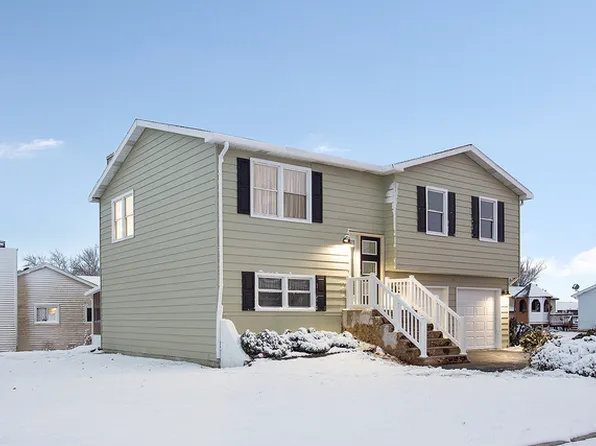 630 Old Forge Ln, University Park, IL 60484
