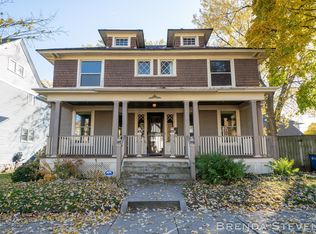 610 Crescent St NE, Grand Rapids, MI 49503