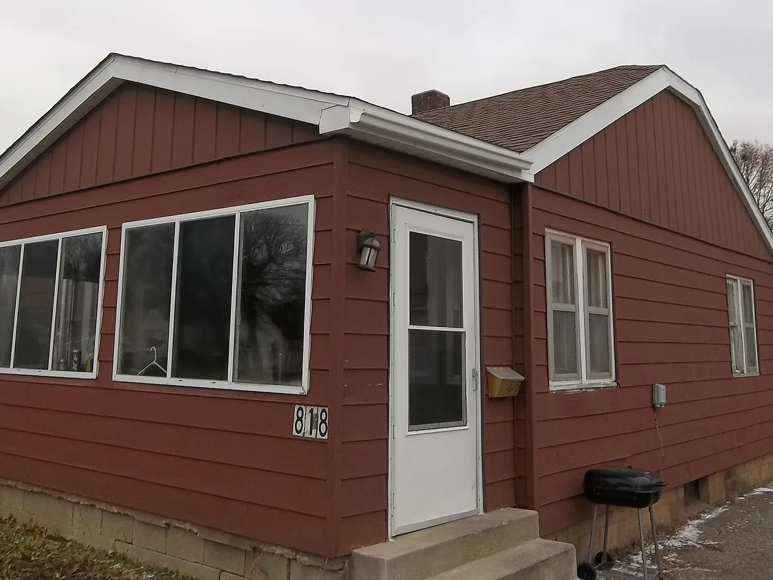 4 bed, 988 sqft, $1,300 — Photo 4