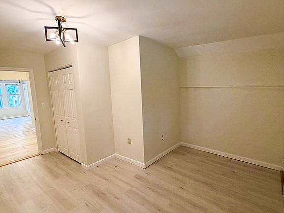 4th image of 94 Old Colony Ave APT 2