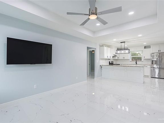 3rd image of 504 San Antonio Cir