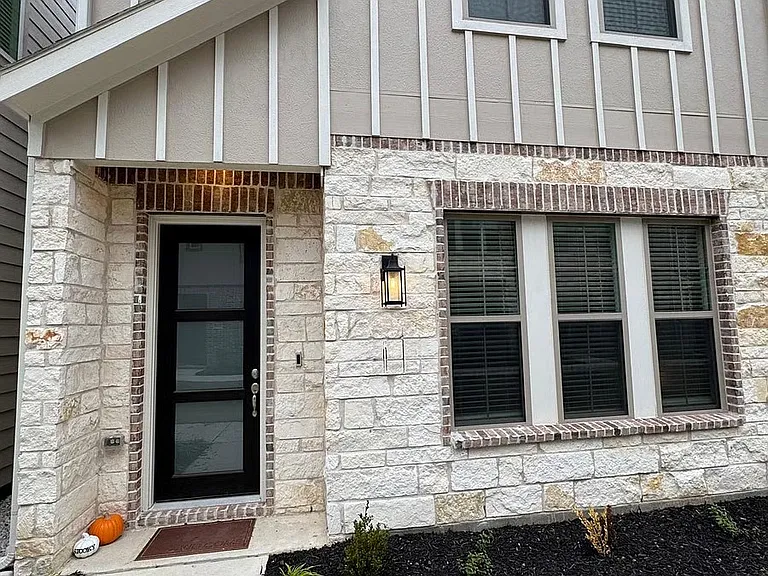 7546 Edgeware Rd — Photo 1