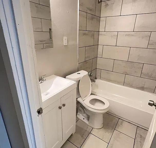 916 Crockett Pl — Photo 5
