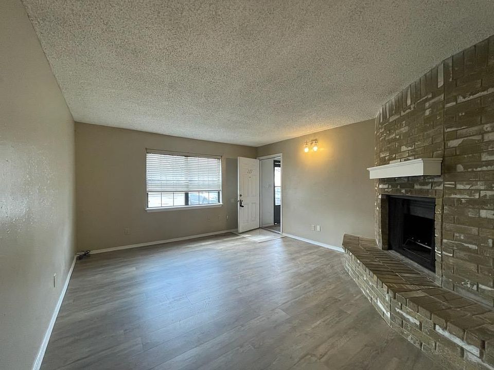 1st image of 401 12th Ave SE APT 227
