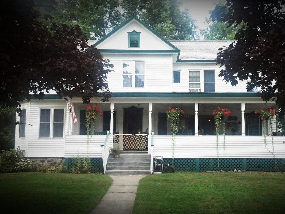 1st image of 40 Stewart Ave