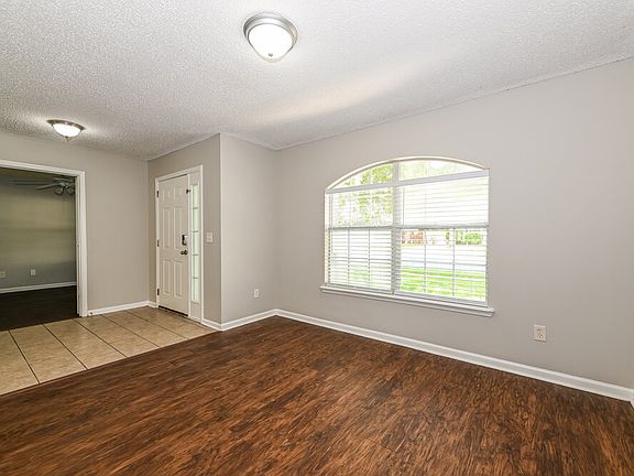 5th image of 14027 Crestwick Dr W