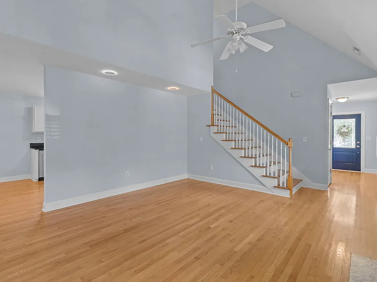669 Fair Spring Dr — Photo 10