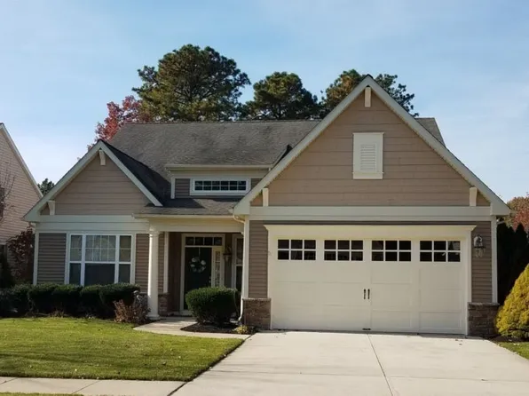 492 Country Club Dr, Egg Harbor City, NJ 08215