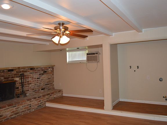 4th image of 619 Windsor Dr