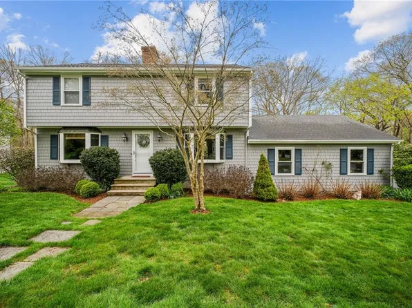 156 Pine Tree Cir, North Kingstown, RI 02852