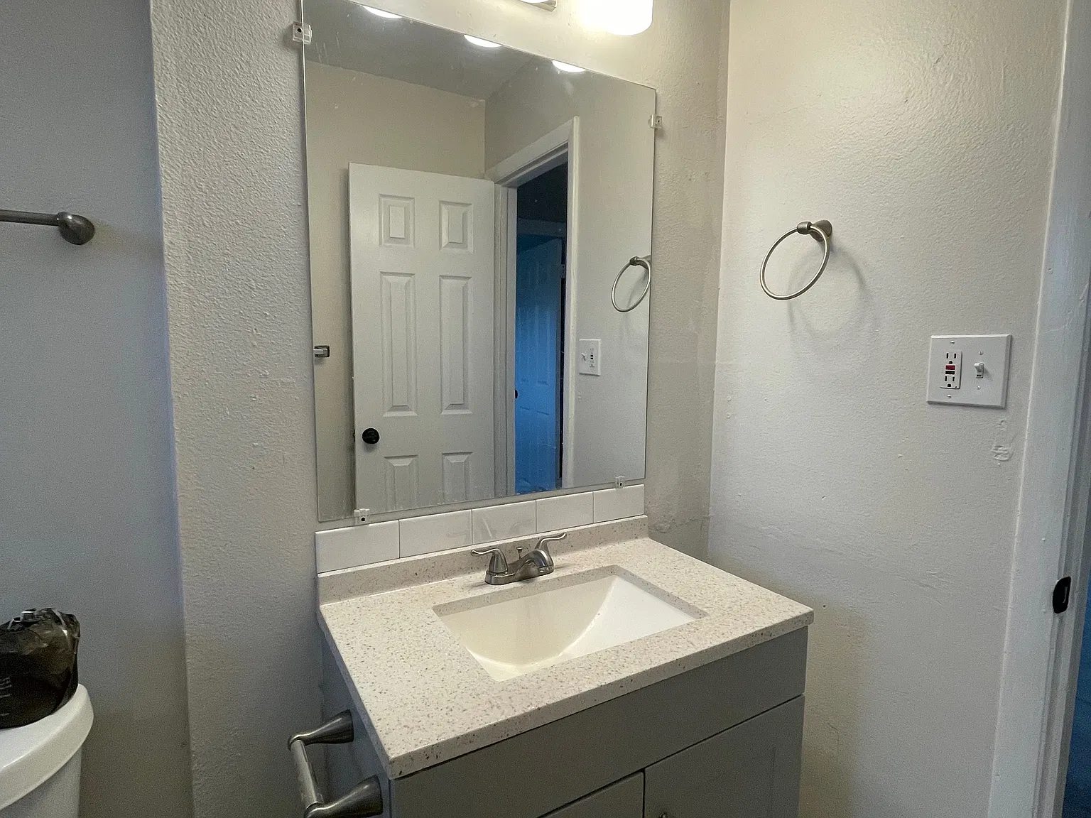 4205 Loomis Ave — Photo 4