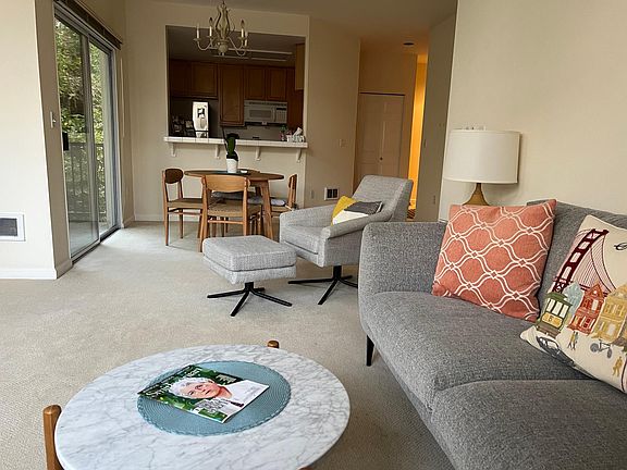 3rd image of 2160 Santa Cruz Ave APT 18