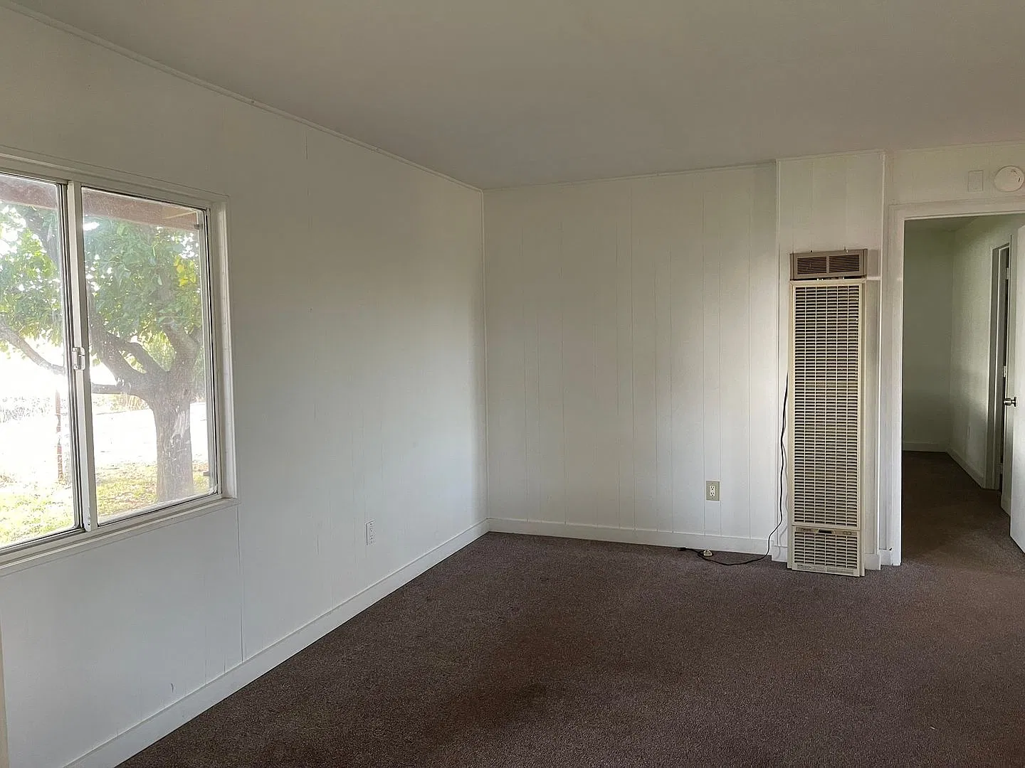 1616 Cornelius Ave — Photo 4